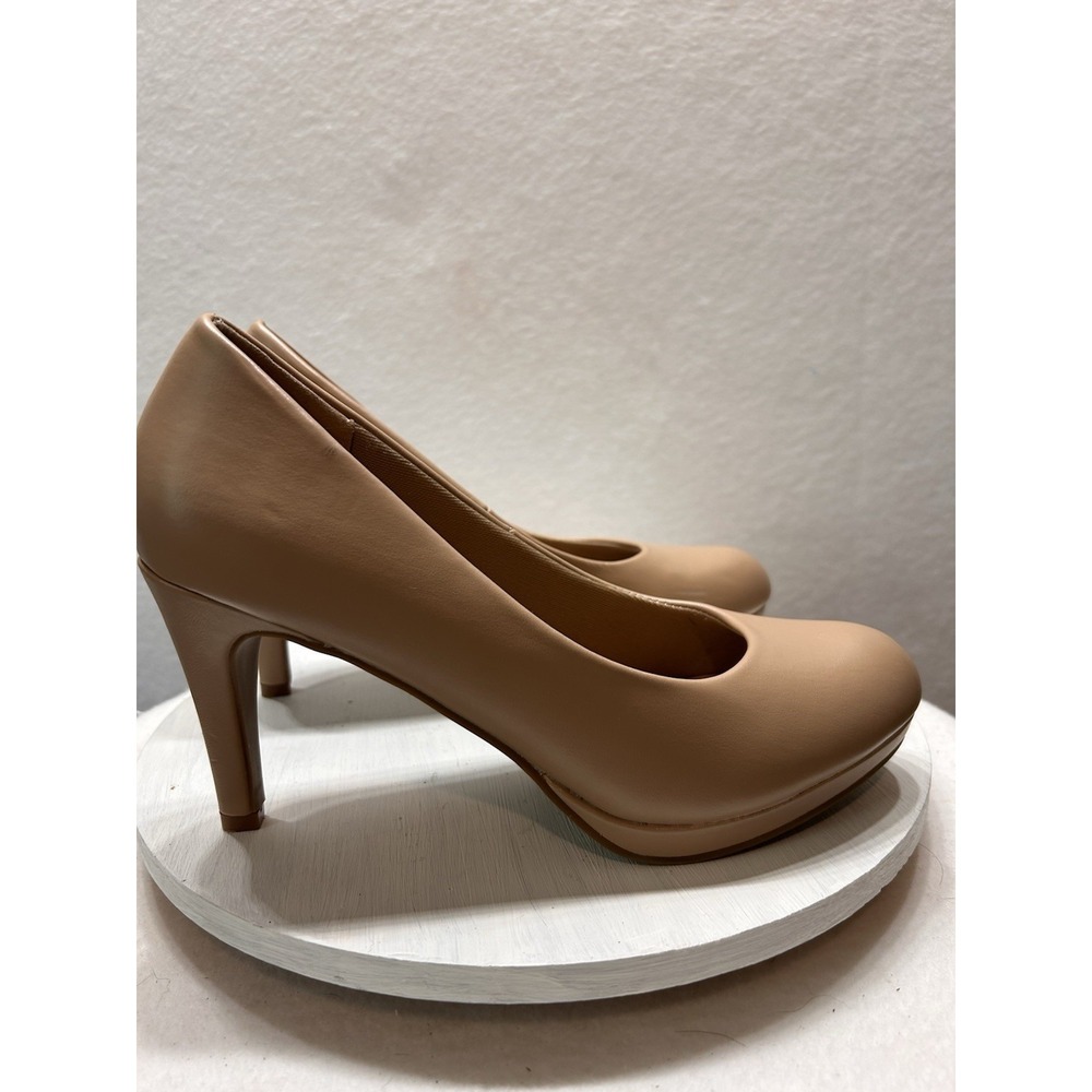 Chelsea Moreland Heels Womens 8.5M Glamour Pump Beige Nude EUC - Picture 3 of 11
